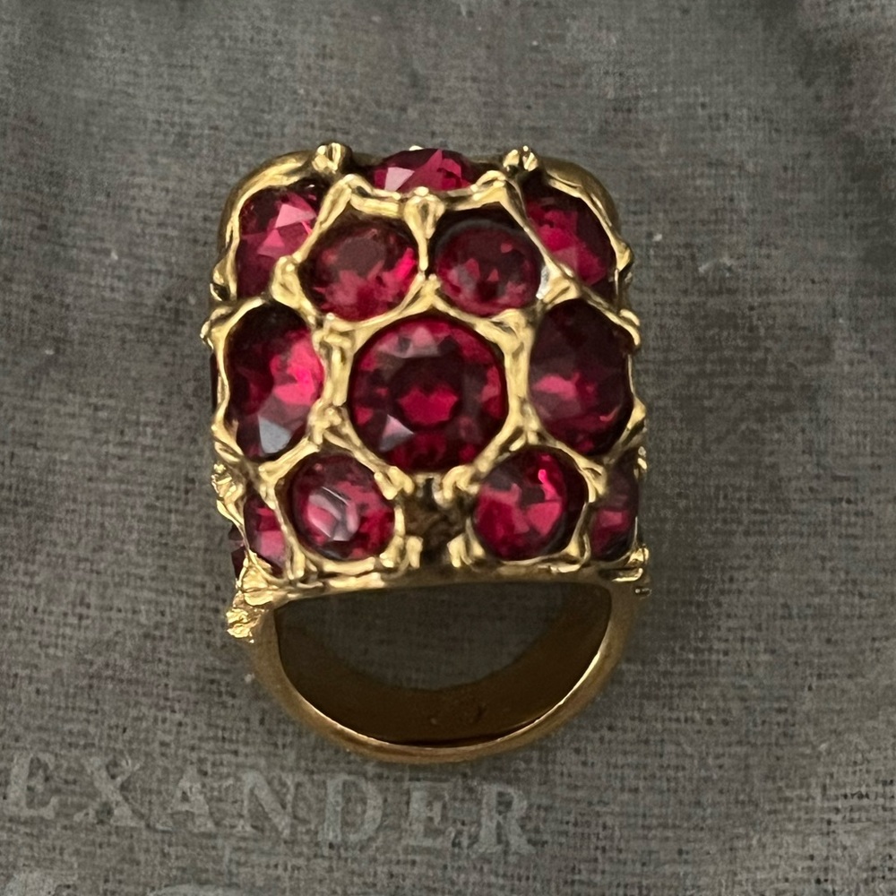 Alexander McQueen Stone Skull Ring - Picture 7 of 13